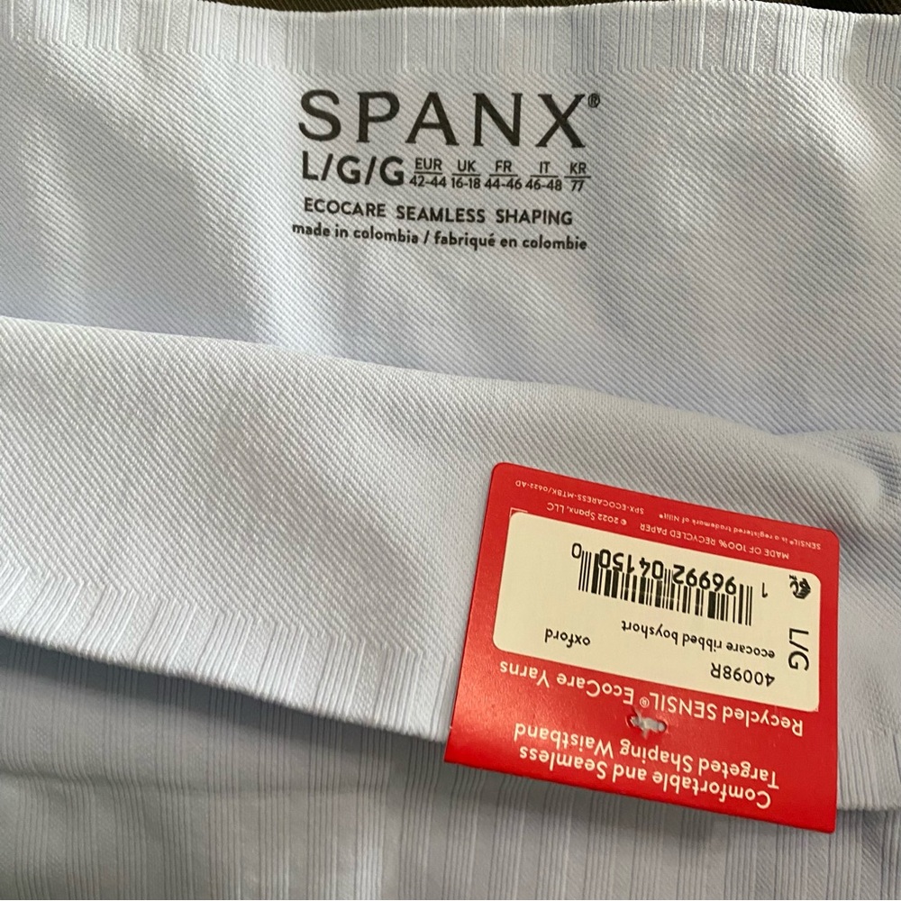 NWT SPANX 6” stretch twill shorts - Picture 9 of 9